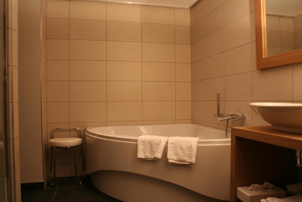Hotel L'Ami Du Chambertin ティミステ 部屋 写真